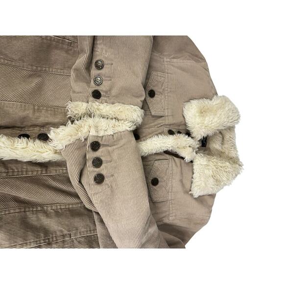 Black Rivet corduroy trucker jacket with a faux fur collar and trim
Size L - Picture 10 of 16